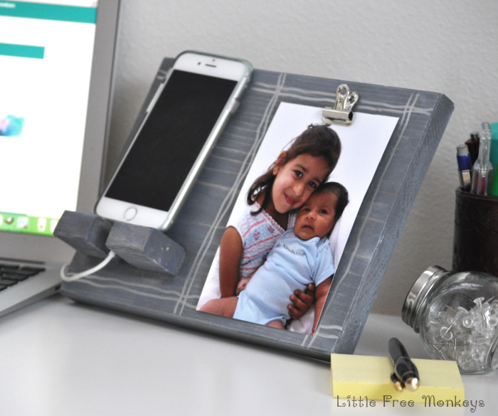DIY-phone-holder-and-picture-display
