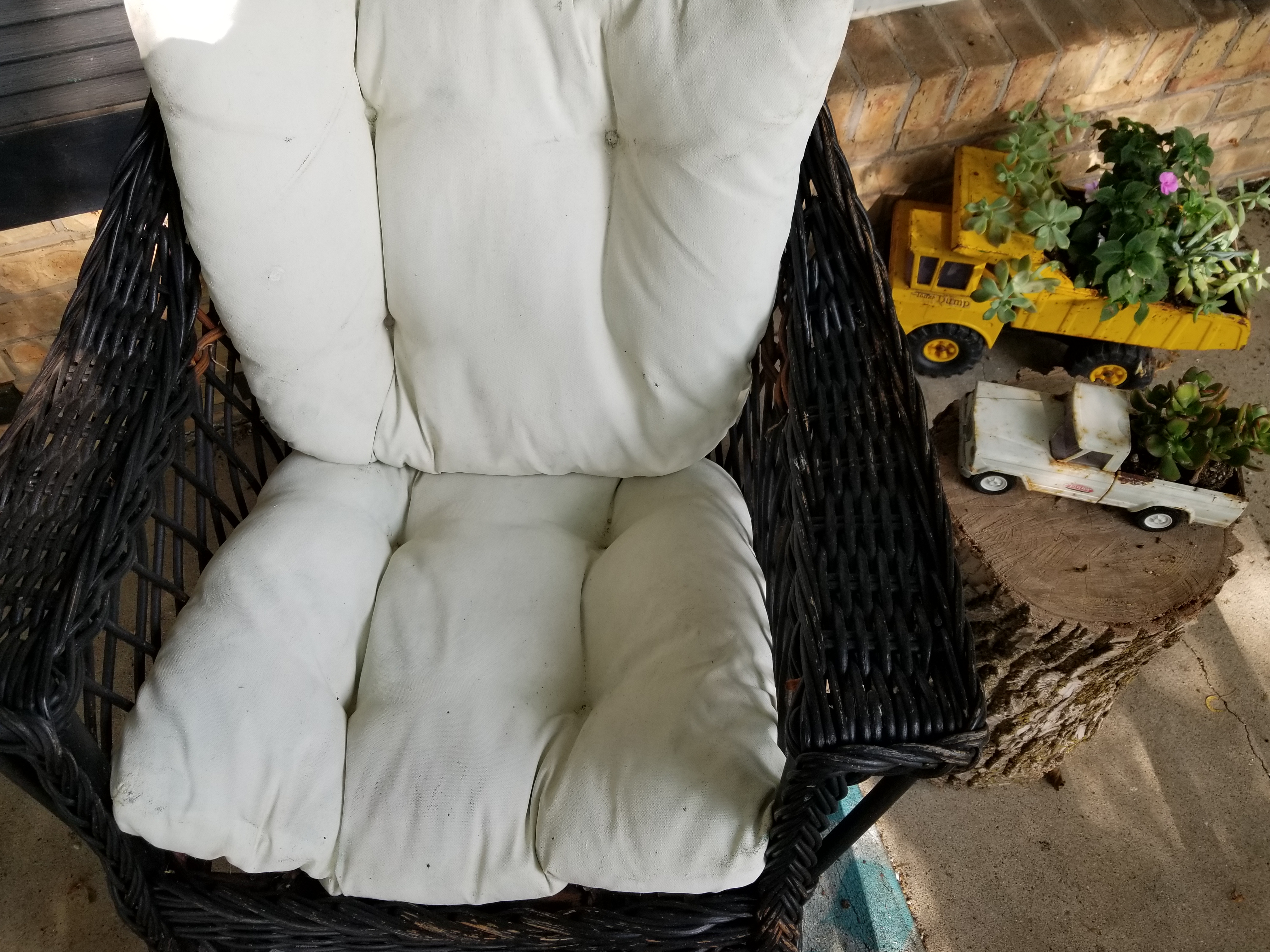 Wicker Rocker Makeover After Painted Cushions