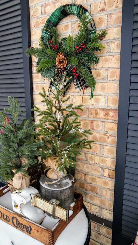 https://mythriftyhouse.com/wp-content/uploads/2019/01/Upcycled-wool-scarf-wreath-and-winter-decor.jpg