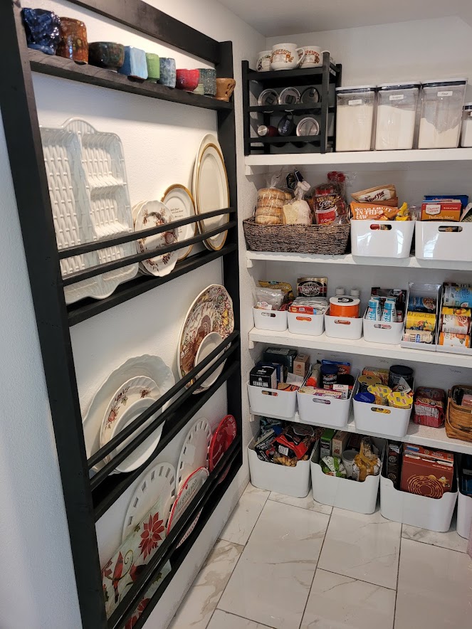 The Thrifty Home: Deep Pantry Organization